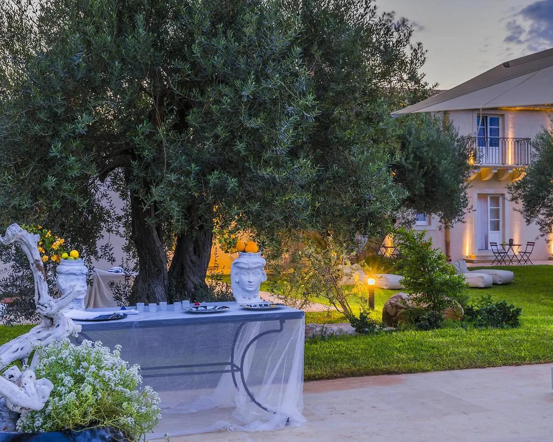 Zahir Country House Hotel Noto