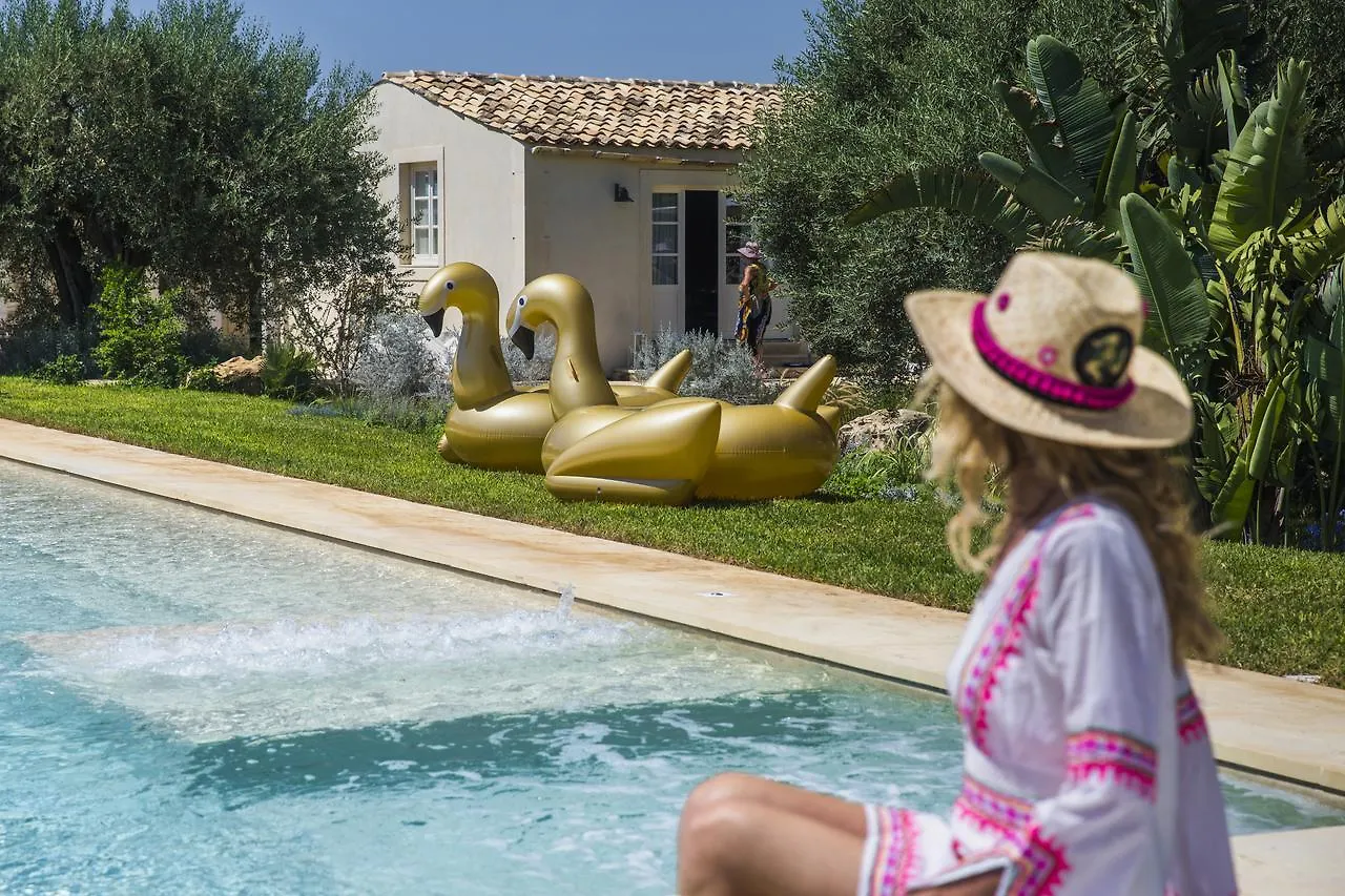 Zahir Country House Hotel Noto